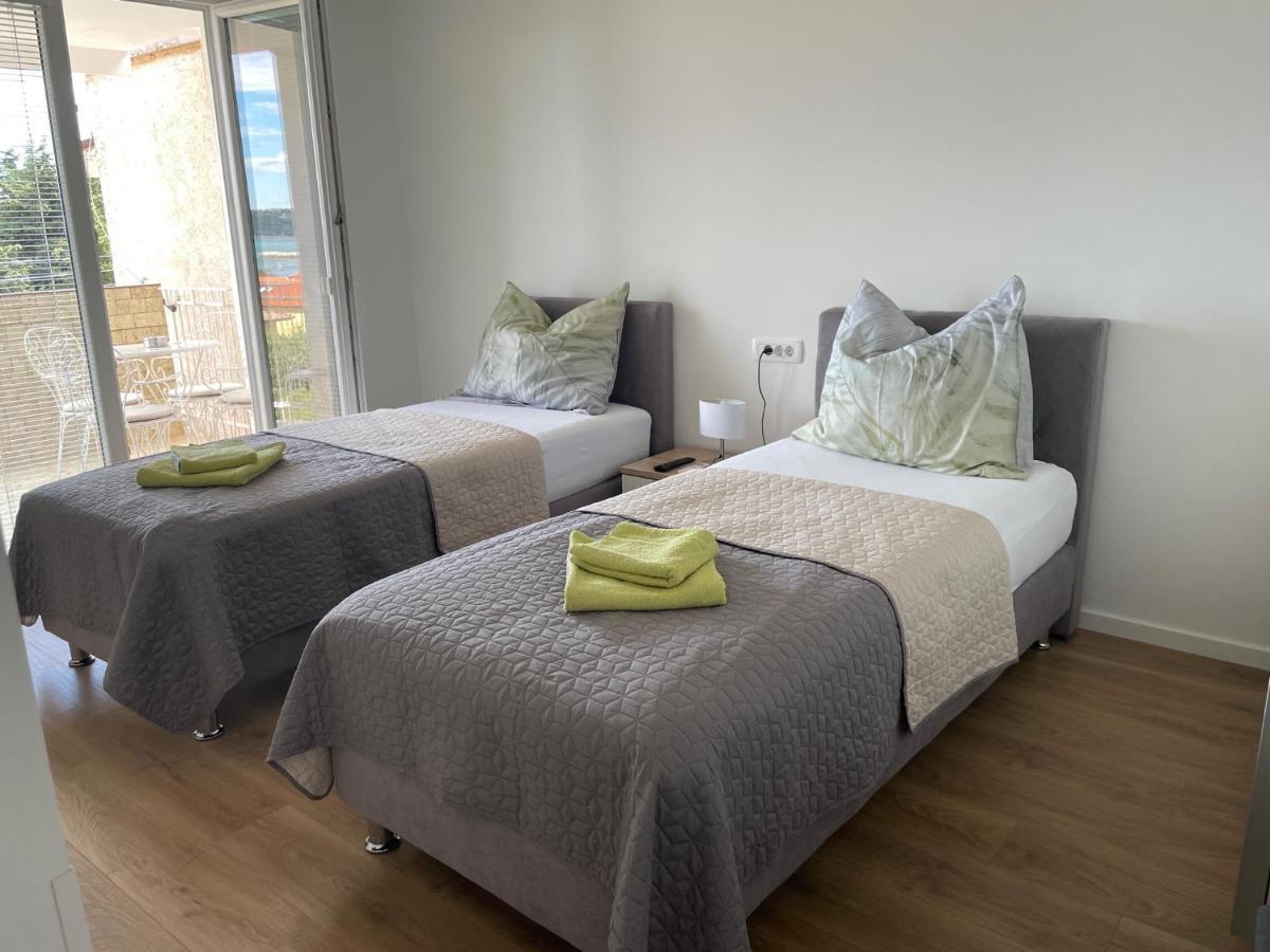 App Robi Lägenhet Novigrad Istria Exteriör bild