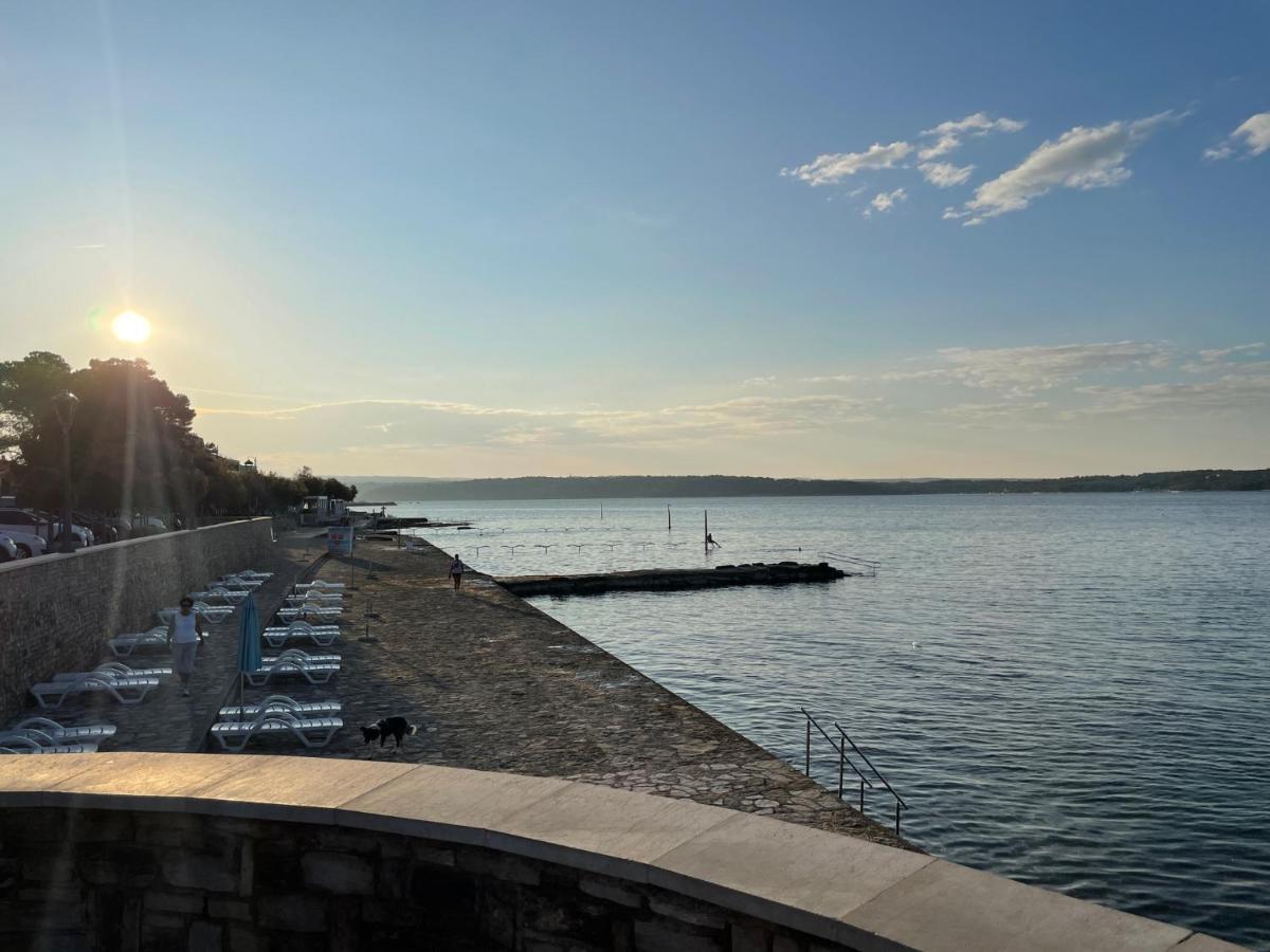 App Robi Lägenhet Novigrad Istria Exteriör bild